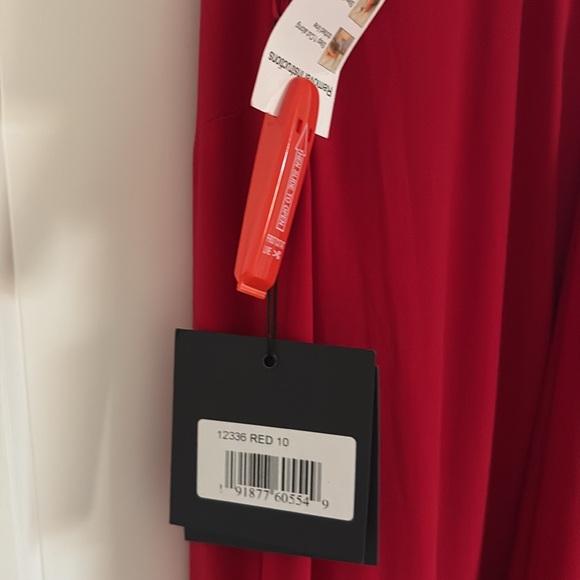 Ieena for Mac Duggal red jersey gown s10 NWT - Picture 3 of 5